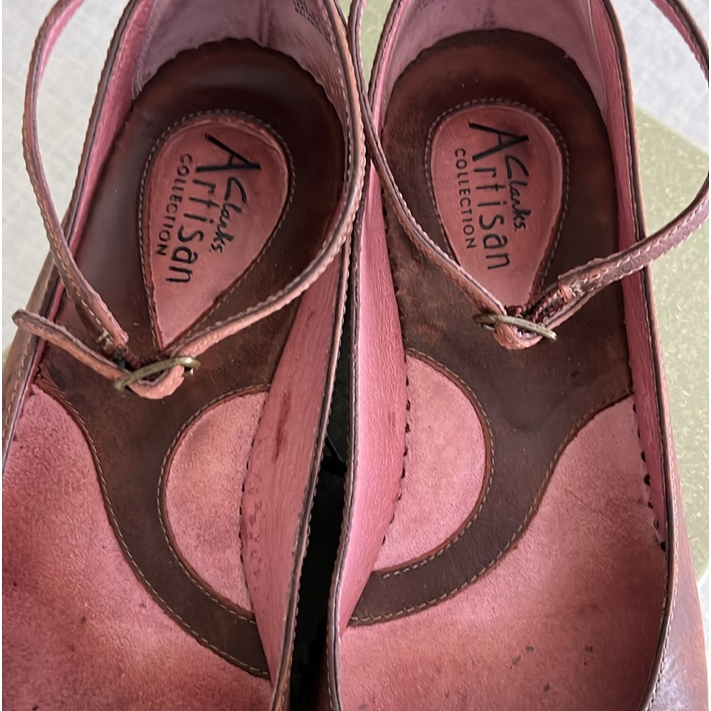 Clarks casual ankle strap shoes 🦋